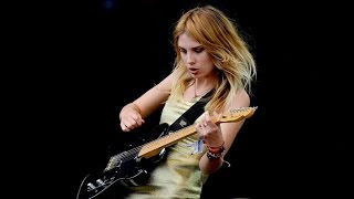 Wolf Alice  Freazy  Bros live at Glastonbury 2016 HD 720p [upl. by Ornas]