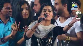 Kaur b jazzy b live mitran de boot [upl. by Ellienad13]