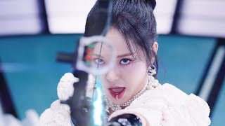 what is dahyun doing in everglows pirate mv [upl. by Anilat314]