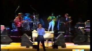 Antonello Venditti feat Enzo Avitabile  Segreti Live Firenze  Pzza Signoria 14091986 [upl. by Romola18]