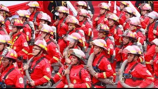 Bomberos peruanos fueron ovacionados en la Parada Militar [upl. by Sehguh]