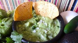 Salsa de Tomatillo crudo y Aguacate [upl. by Elwaine]