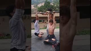 Extendiendo la ropa varillametalica flexibilidad humor calisthenics [upl. by Glynda]