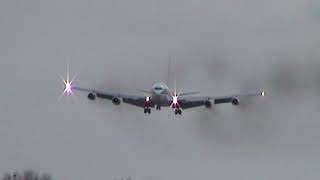 Boeing 707 SUAVZ smoker  strong wind touchdown  Ostend Airport [upl. by Alet23]