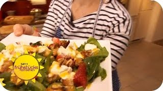 Spinatsalat mit Erdbeeren und Ziegenkäse machen  Sat1 Frühstücksfernsehen [upl. by Annoit380]