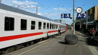 Bremen Hbf Zugabfertigung und Ausfahrt IC 2135 aus Gleis 3 [upl. by Chemush]