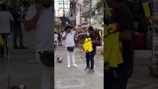 Broma del teléfono a colombiano 😂 si le dolió 😂 [upl. by Lorelle]