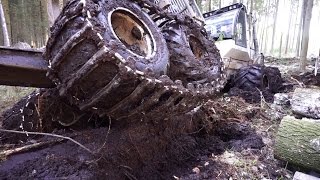 Forwarder Logset 6F stuck in mud [upl. by Lilia]