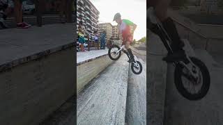 SALTO TUTTO con la bici 😅⤴️ [upl. by Islek]