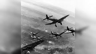 The Horrifying quotScreamquot That Defined the Blitzkrieg  60 Second Warplanes Ju87B Stuka [upl. by Fidelas388]