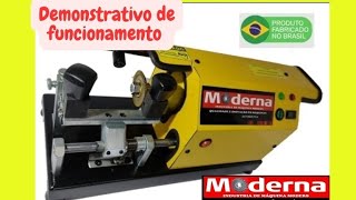 Funcionamento da máquina de copiar chaves MODERNA P22 Automática [upl. by Catie]