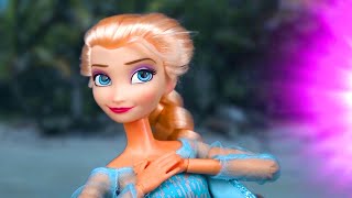 ❄️ Elsa and Anna save ARENDELLE  Disney Frozen Dolls [upl. by Steinman]