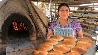 Haciendo Pan En Horno De Leña Para Esta Semana Santa  Juntos Podemos gt [upl. by Nydnarb]