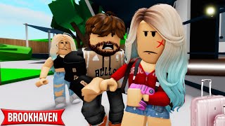 I LEFT MY STRICT FAMILY TO BECOME FAMOUS ROBLOX MOVIE CoxoSparkle [upl. by Eillek]