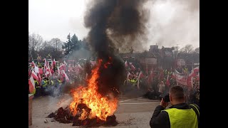 W centrum Wrocławia płoną opony quotGranice zamykamy i do rozmów siadamyquot [upl. by Zillah347]