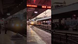 Beautiful announcement of train 22307 HWH BKN SF Exp arriving on Bikaner Station on Sunday morning [upl. by Tybie]