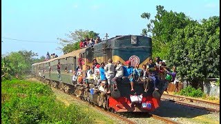 Bangladesh Railways Mail Train Nokshikantha Express KhulnaGoalondo Ghat Route [upl. by Pickering]