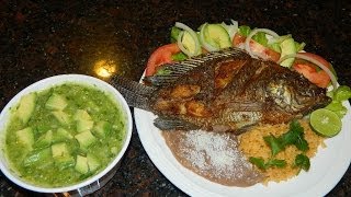 Mojarra Frita Con Salsa Verde [upl. by Ballou]