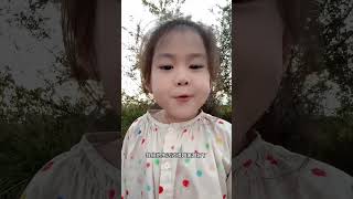 妮爸帶妮妮和靜媽來看媽媽，小妮子盼了這麼多年的家終於完整了！ [upl. by Azilem]