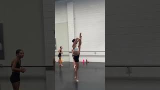 Cómo subirse a las puntas en ballet 🩰 Mejores Ejercicios ballet dance dancevideo viral shorts [upl. by Durham]