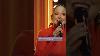 Carolin Kebekus  Der Hamster Ist Leider Tot Official Vertical Video carolinkebekus show shorts [upl. by Amado]