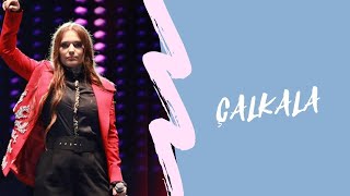 Demet Akalın  Çalkala Canlı Konser [upl. by Deeas925]