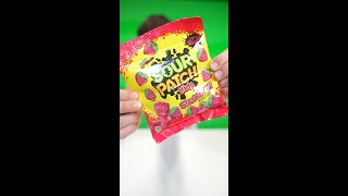 So schmecken Sour Patch Kids Erdbeere [upl. by Jehiah264]