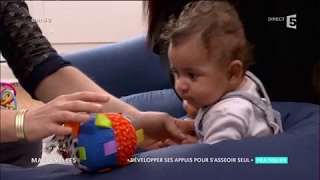 Psychomotricité  Comment apprendre à bébé à sasseoir seul  La Maison des Maternelles [upl. by Anayd]