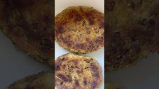 Hambúrguer vegano de feijão com brócolis e couve hamburguervegano veganfood veganburgers [upl. by Vernor]