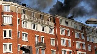 PORTE D IVRY INCENDIE ET EXPLOSION SUR LE TOIT D UN IMMEUBLE 17092024 FIRE ON ROOF OF A BUILDING [upl. by Maddock]