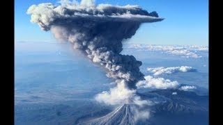 Mount Agung Eruption View From Cockpit Lion Air  Bali Volcano Disaster [upl. by Theron]