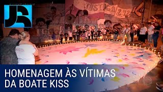 Parentes fazem homenagem às vítimas da tragédia na boate Kiss [upl. by Grussing]