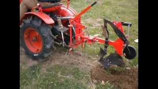 Arado reversible tk210 en Kubota B7000DAVI [upl. by Ehcadroj]