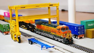 Walthers HO Scale Intermodal Crane Unboxing [upl. by Kallista]