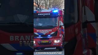 brandweer Enschede met spoed onderweg naar een afhijsing in het Centrum feuerwehr firebrigade [upl. by Edgard]