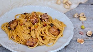 Spaghetti al tonno fresco e pistacchi  Ricette che Passione [upl. by Quickel757]