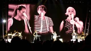 Dixie Chicks  Better Way  Live  O2 London HD DCX MMXVI World Tour 01052016 1st May 2016 [upl. by Adnaral]