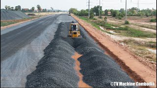 Powerfull Komatsu Stronger Dozer Spreading Gravel Building Big Road គ្រឿងចក្រធ្វើផ្លូវនៅកម្ពុជា [upl. by Nodnal]