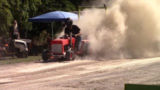 Modified 850lb tractors in Ripleys dust bowl pull [upl. by Attenwad]