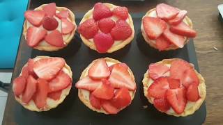 TARTALETAS DE FRESAS Y CREMA PASTELERA  RECETA SÚPER FÁCIL [upl. by Par]