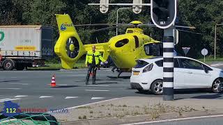 Traumahelikopter landt midden op de kruising N18 bij Lievelde na ongeval met fietser 1 [upl. by Kohcztiy]