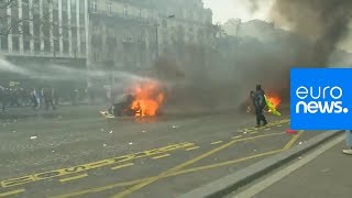 Acte 18 des Gilets jaunes à Paris  tensions et slogans antiMacron [upl. by Lundberg]