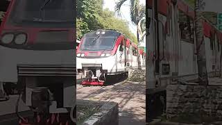 RAILBUS BATARA KRESNA RUTE SloWngri [upl. by Justinn]