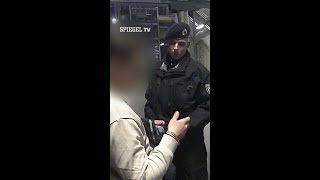 Oma Döner Drogen Bundespolizei am Bahnhof BerlinOstkreuz  SPIEGEL TV [upl. by Man]