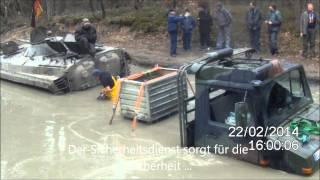 Panzer zieht Unimog aus dem Dreck [upl. by Katlin]