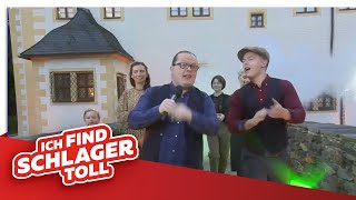 Angelo Kelly amp Family  The Galaway Girl Die Schlager des Sommers 2022 [upl. by Nnylannej]