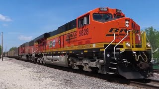 BNSF 5828 25th anniversary unit leading CNAMMHK through Spring Hill [upl. by Notlok]