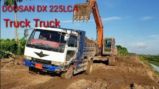 DOOSAN excavator 225 [upl. by Ellemaj3]