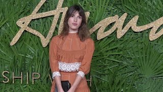 Jeanne Damas and more on the red carpet for the The Fashion Awards 2017 [upl. by Cargian19]