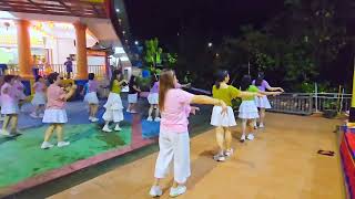 Yi Ban Feng Le Yi Ban Suan Le 一半瘋了一半算了 Line Dance  Group Senam Orpalaka  Ultah Dewa Shi Mien Fo [upl. by Llesram859]